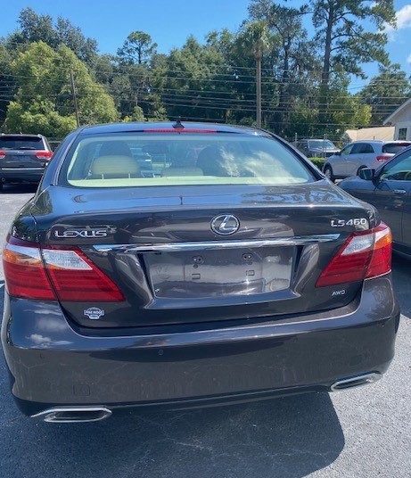 2010 Lexus LS Image 6