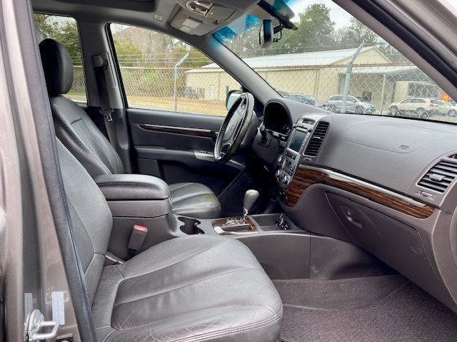 2011 Hyundai Santa Fe Image 2