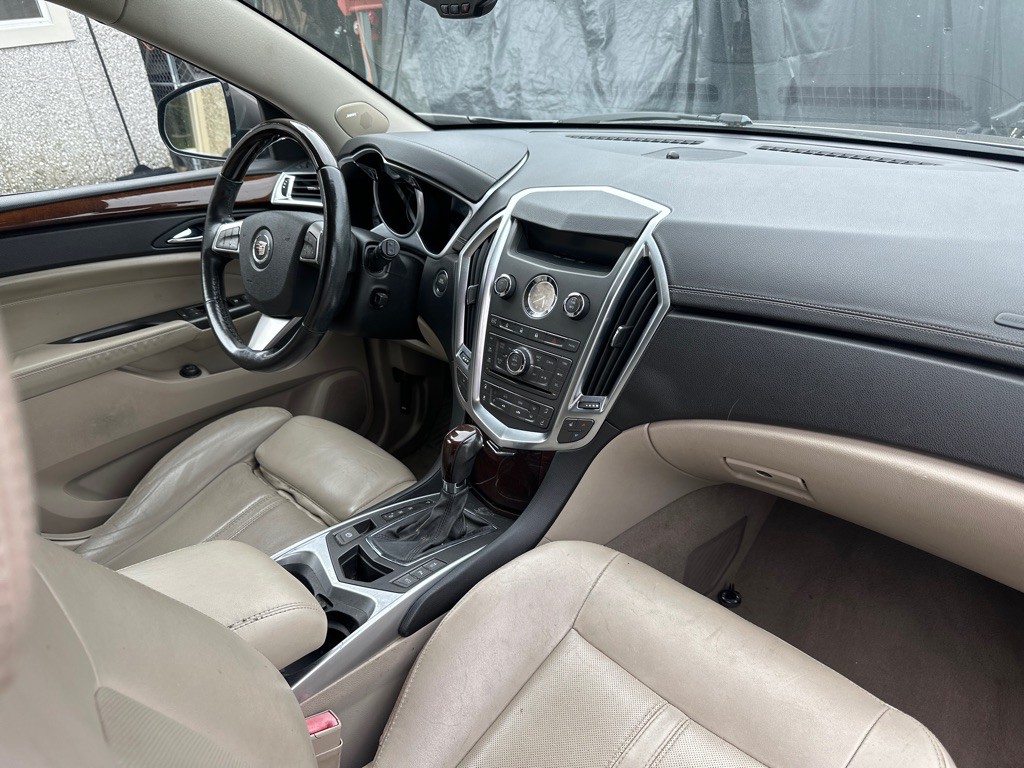 2012 Cadillac SRX Image 8
