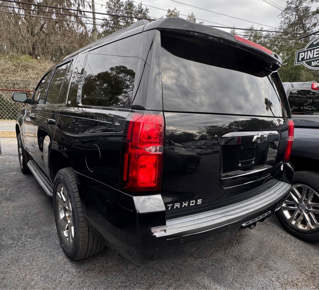 2015 Chevrolet Tahoe Image 2