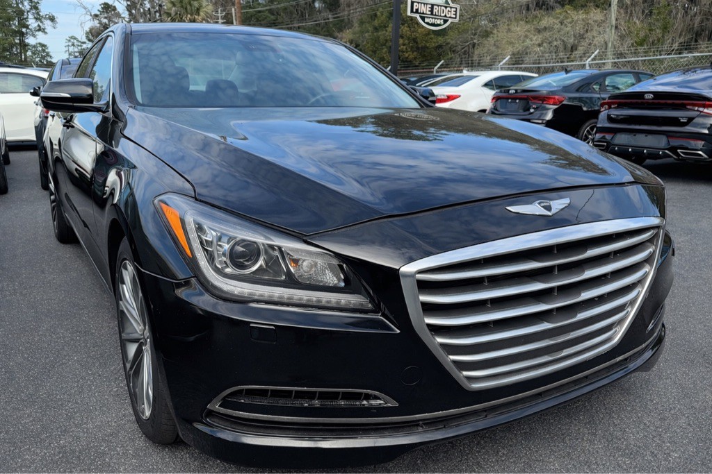 2016 Hyundai Genesis Image 2