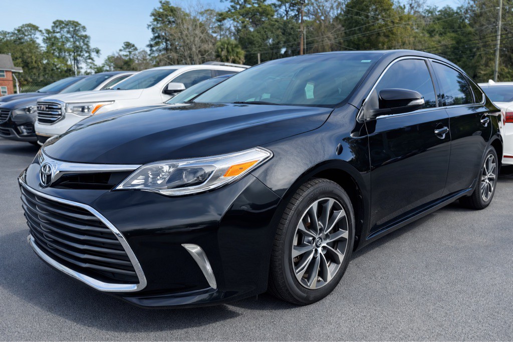 2016 Toyota Avalon Image 2