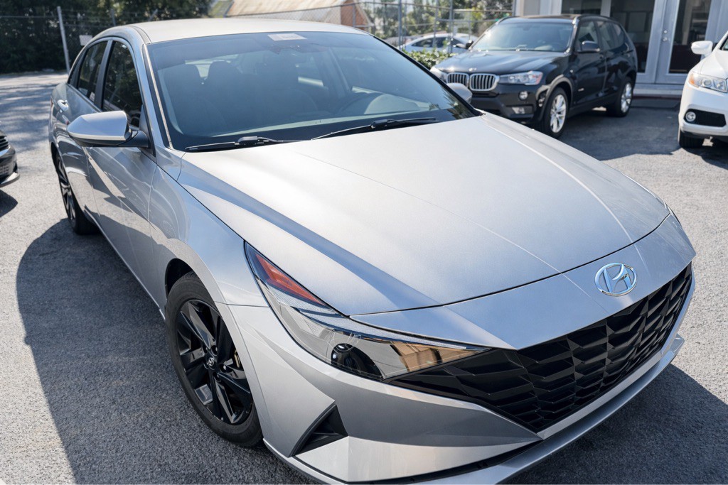 2022 Hyundai Elantra Image 2