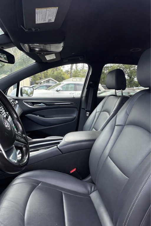 2023 Buick Enclave Image 5