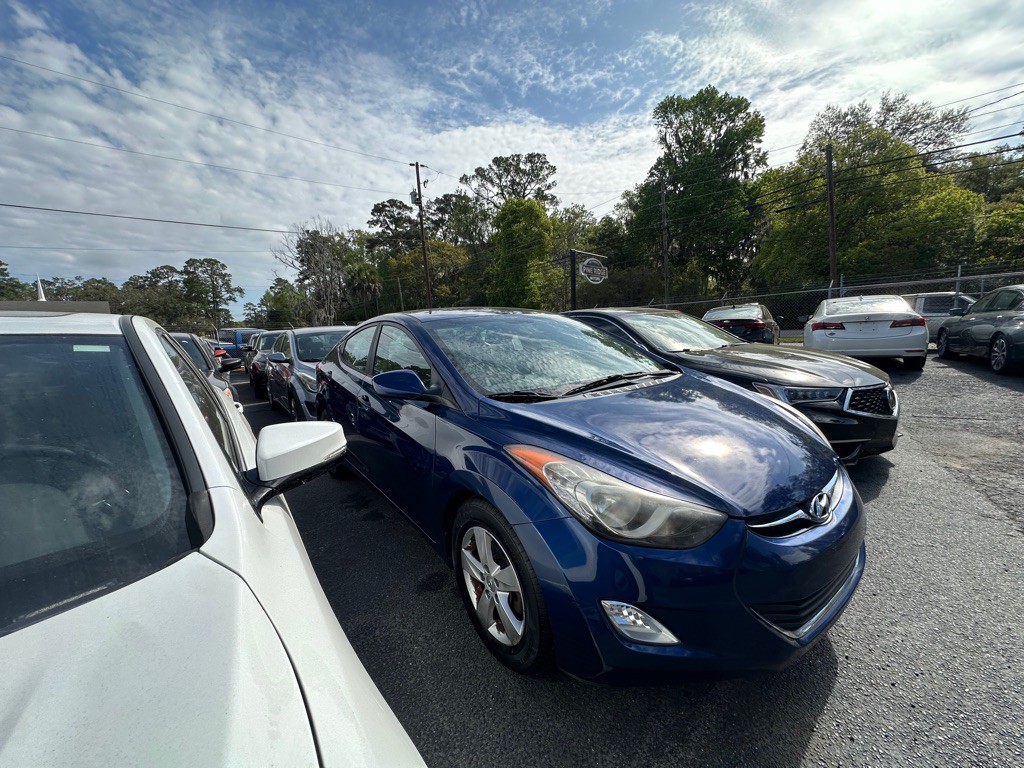 2013 Hyundai Elantra Image 2