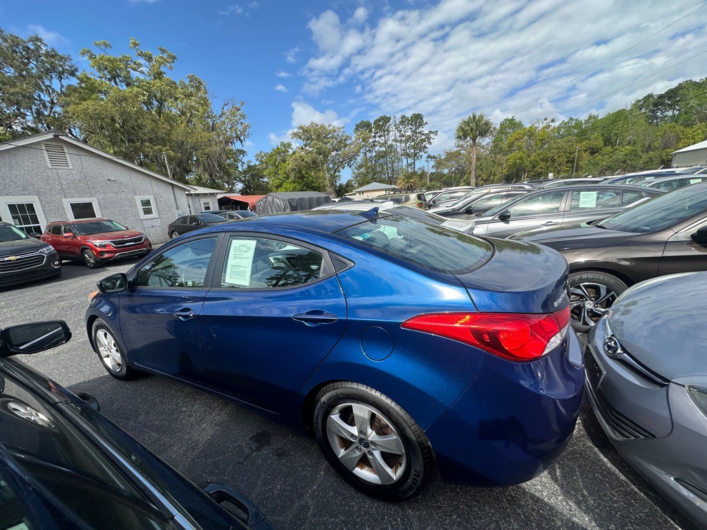 2013 Hyundai Elantra Image 3