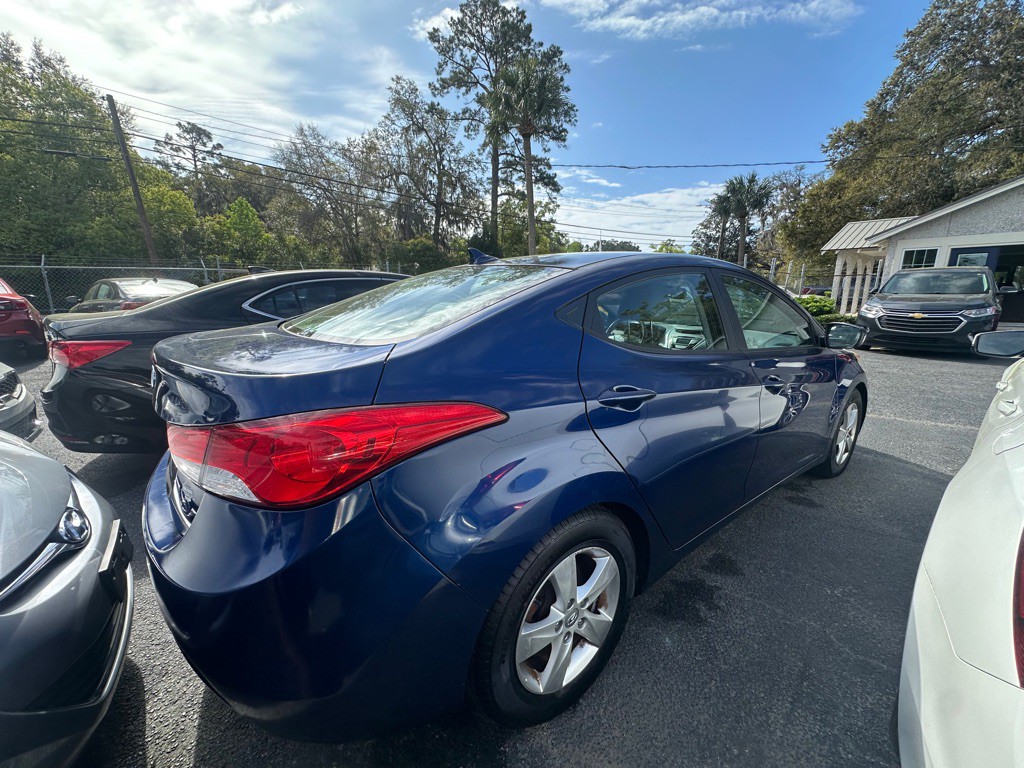 2013 Hyundai Elantra Image 4