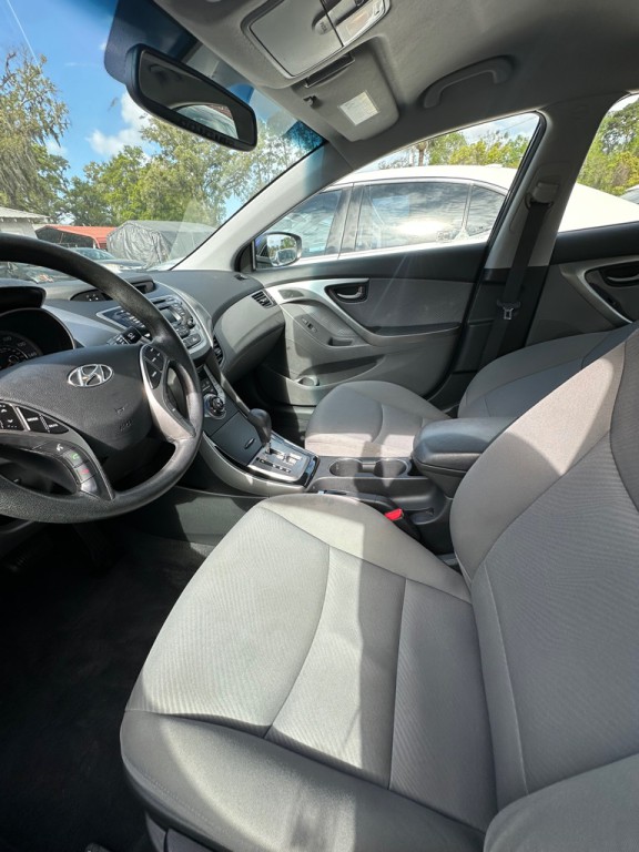 2013 Hyundai Elantra Image 5