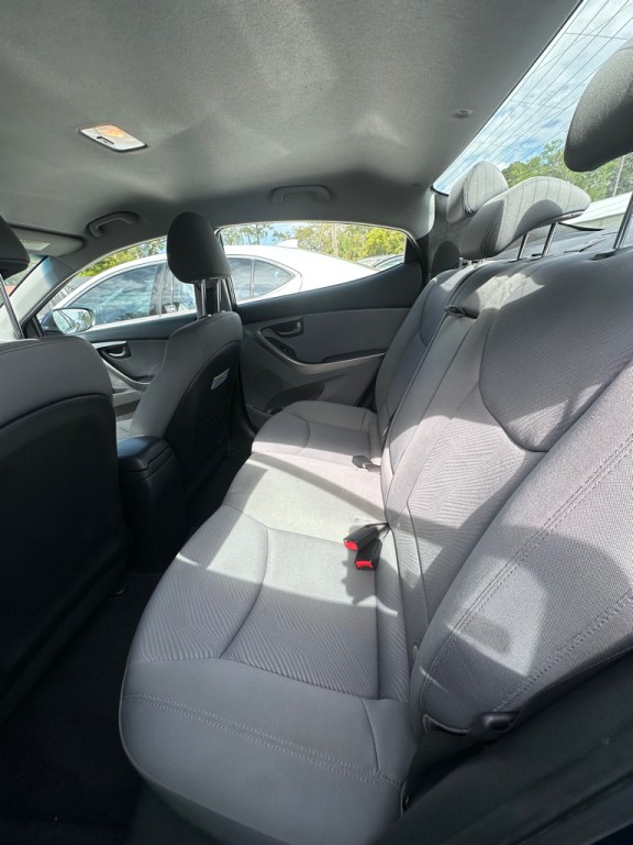 2013 Hyundai Elantra Image 6