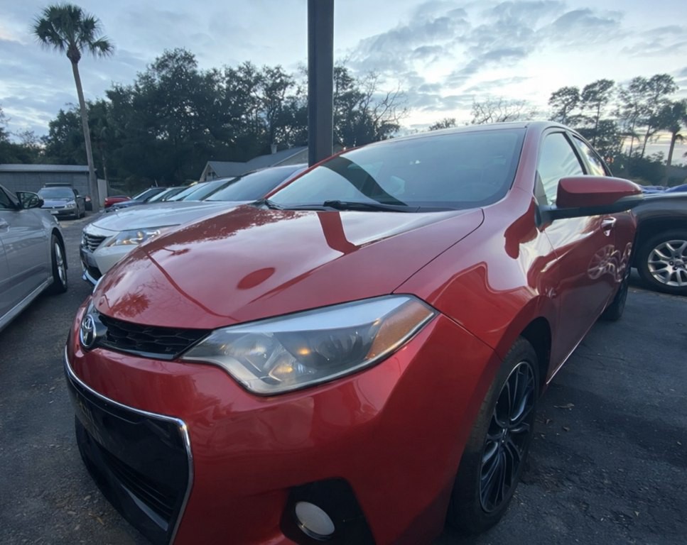 2015 Toyota Corolla Image 1