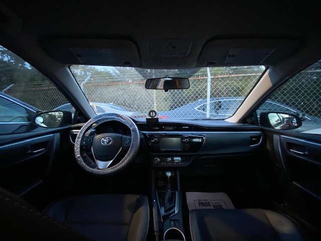 2015 Toyota Corolla Image 2