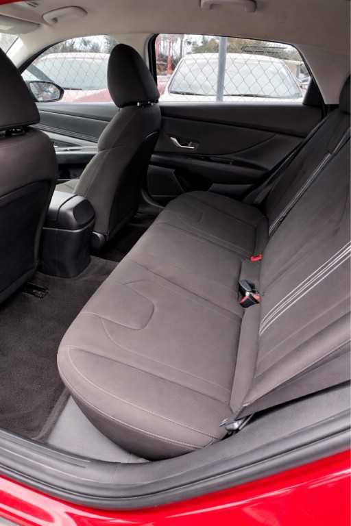 2022 Hyundai Elantra Image 5