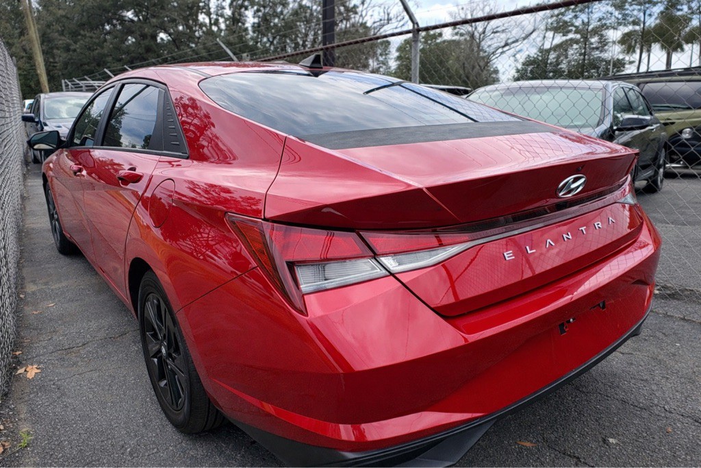 2022 Hyundai Elantra Image 7