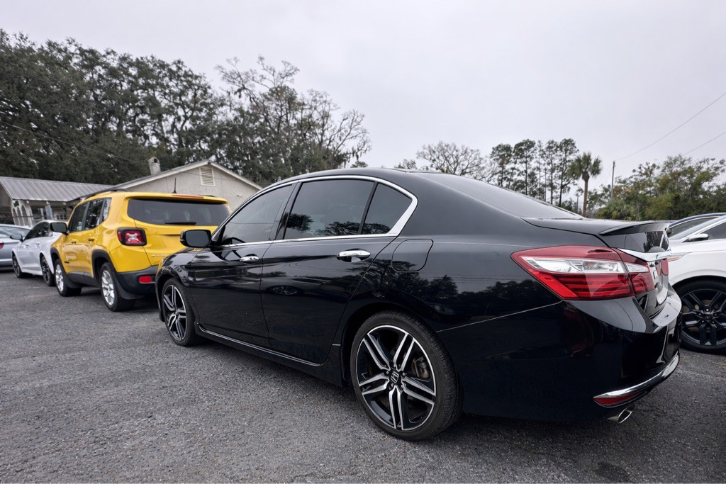 2017 Honda Accord Image 4