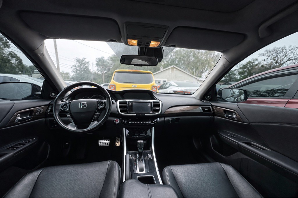 2017 Honda Accord Image 6