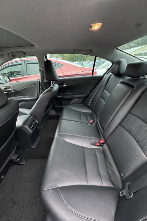 2017 Honda Accord Image 7