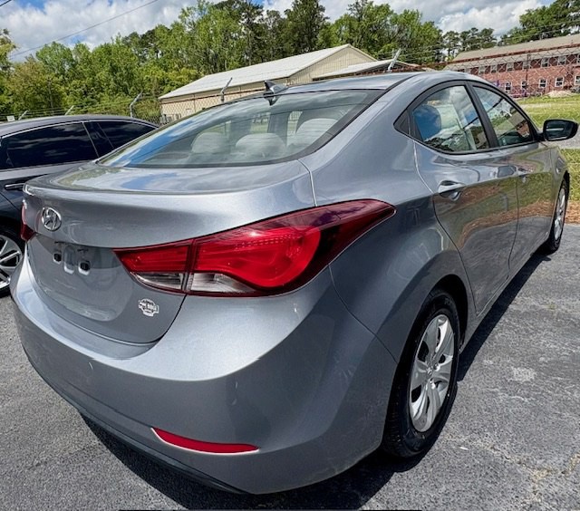 2016 Hyundai Elantra Image 4
