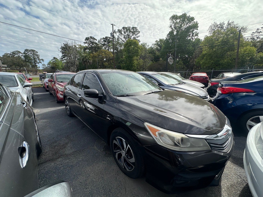 2017 Honda Accord Image 2