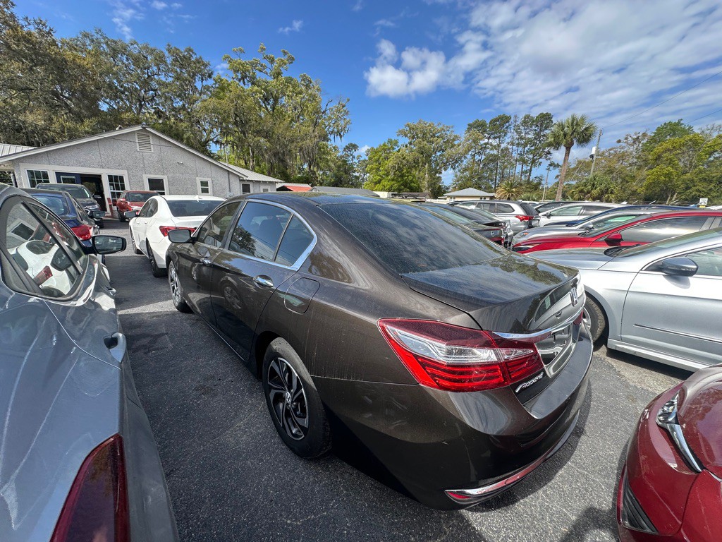 2017 Honda Accord Image 4