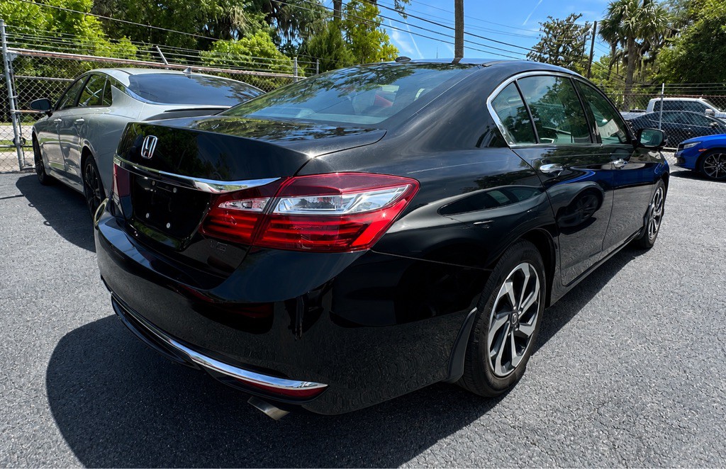 2017 Honda Accord Image 4