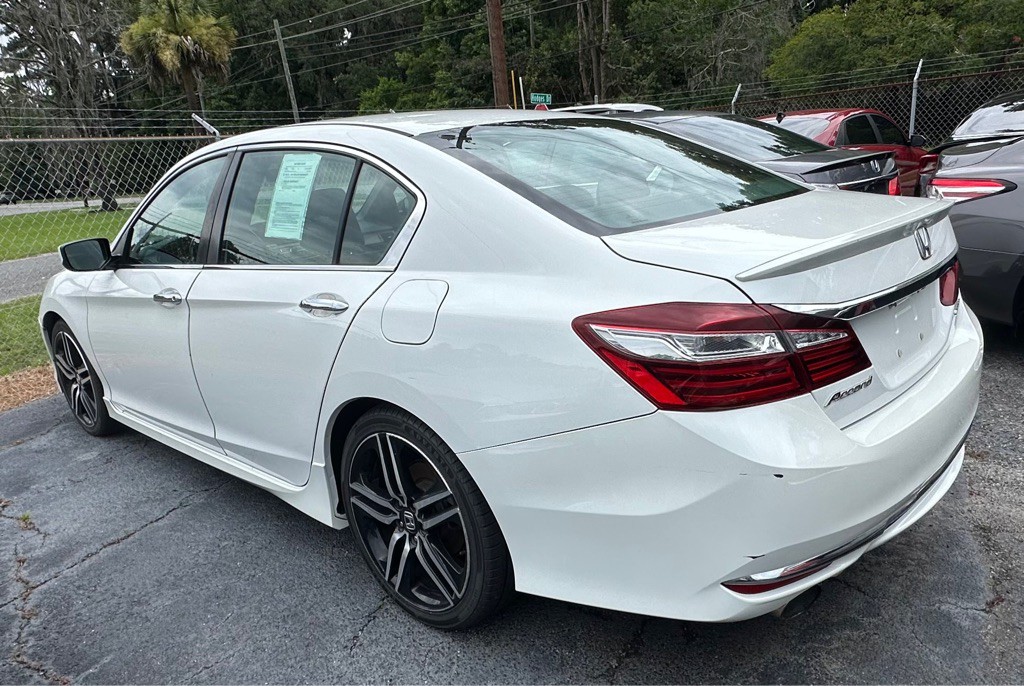 2017 Honda Accord Image 3