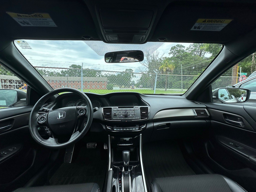 2017 Honda Accord Image 5