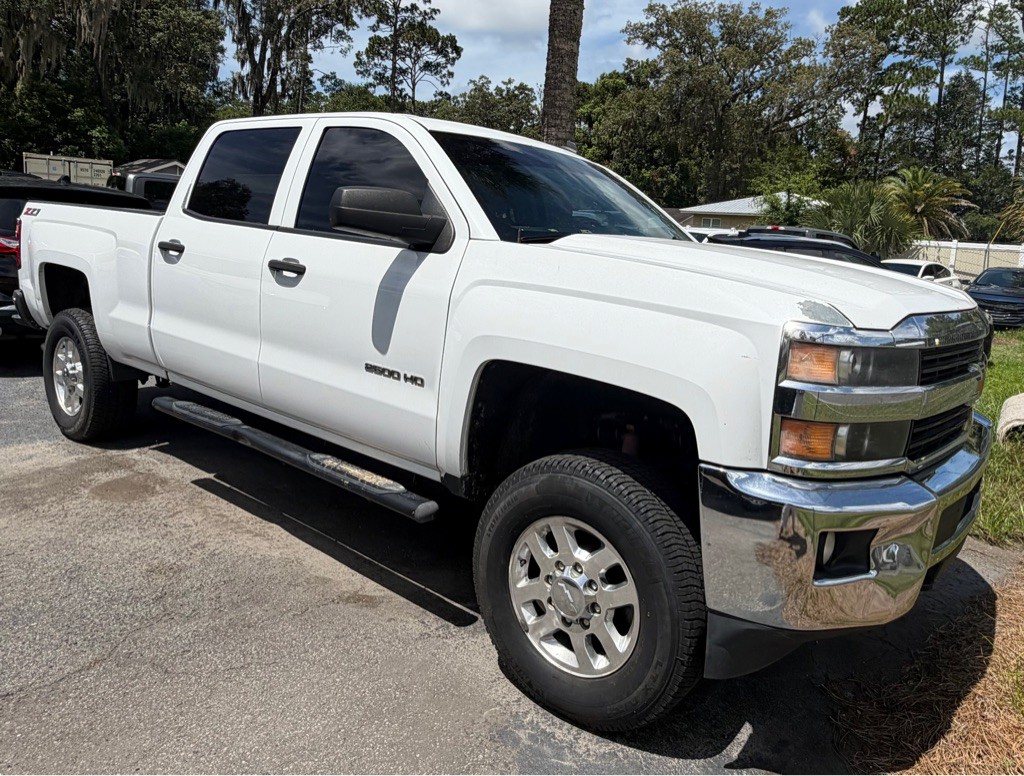 2015 Chevrolet Silverado 1500 Image 2