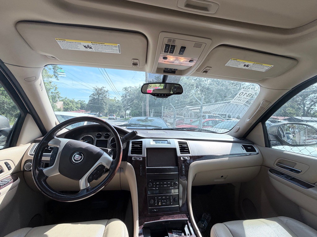 2013 Cadillac Escalade Image 5