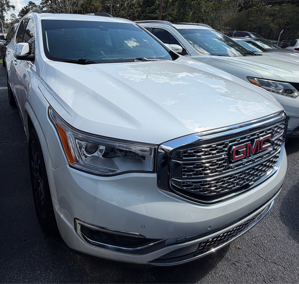 2017 GMC Acadia Image 2