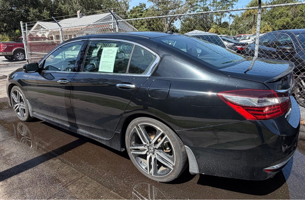 2017 Honda Accord Image 3