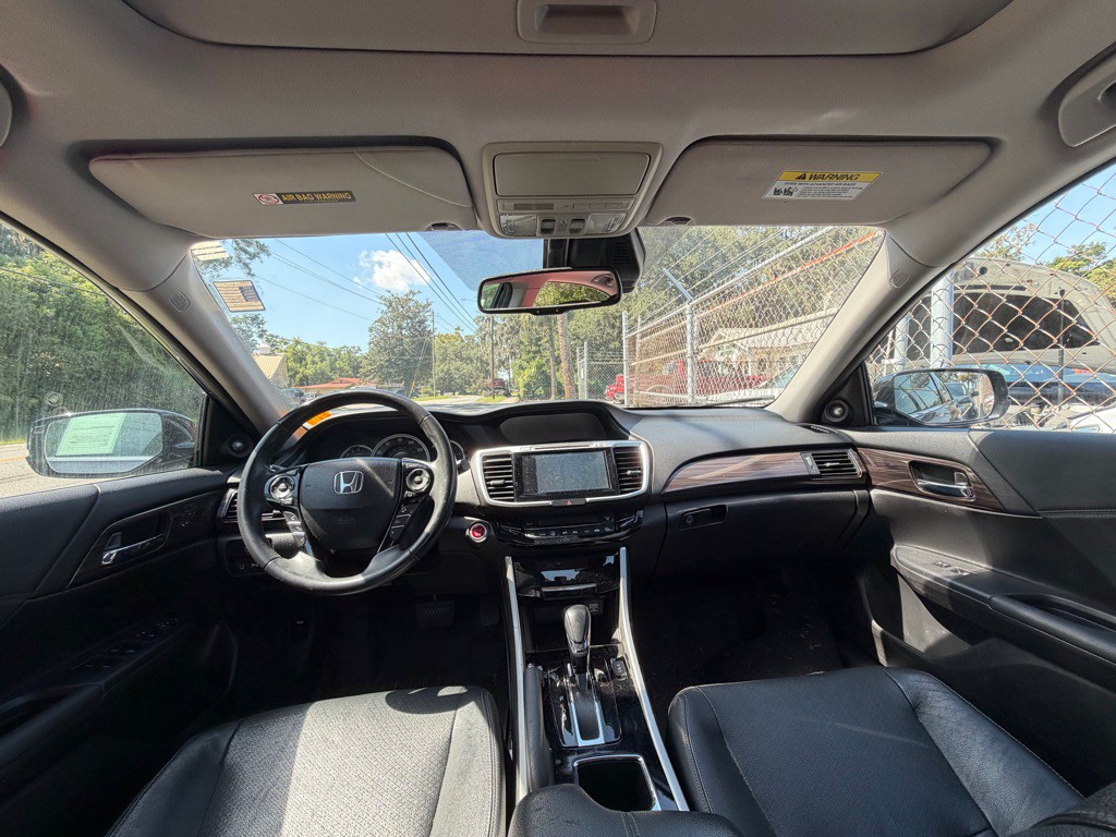 2017 Honda Accord Image 5