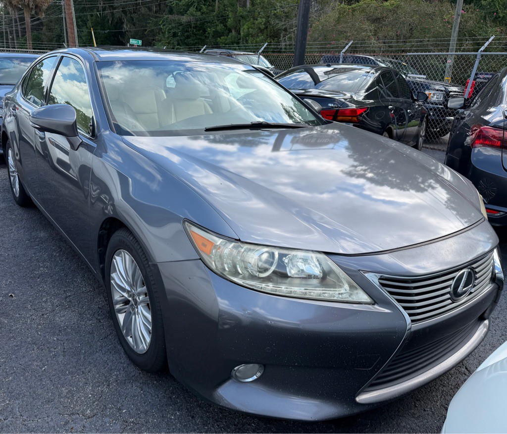 2013 Lexus ES 350 Image 2