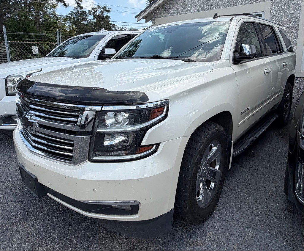 2015 Chevrolet Tahoe Image 2