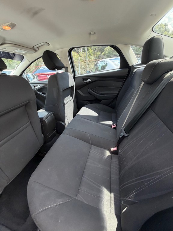 2016 Ford Focus Image 7