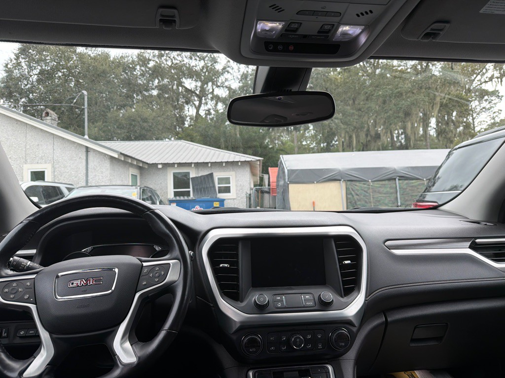 2021 GMC Acadia Image 8