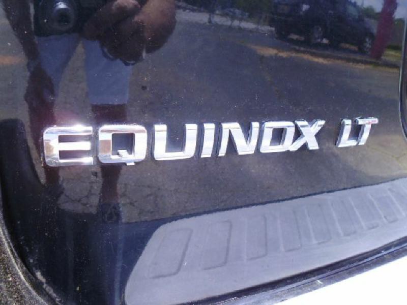 2005 Chevrolet Equinox Image 10