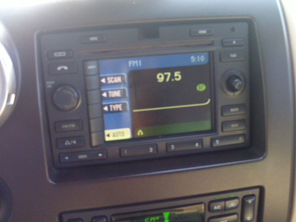 2003 Ford Expedition Image 8