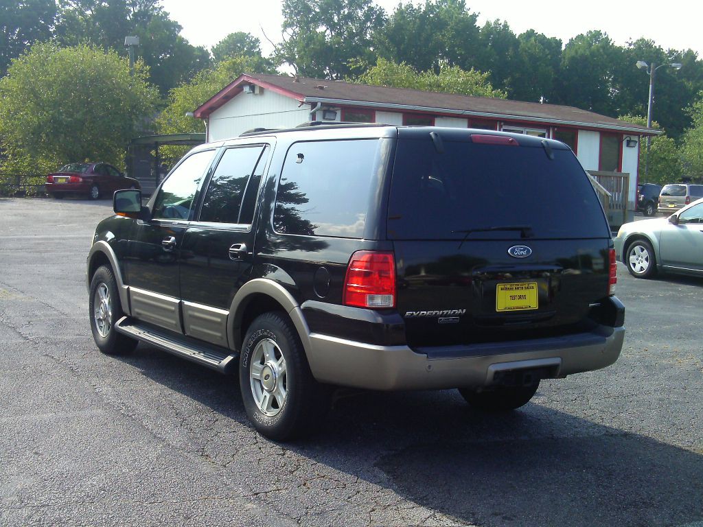 2003 Ford Expedition Image 10