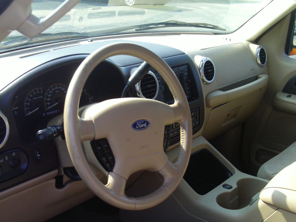2003 Ford Expedition Image 13