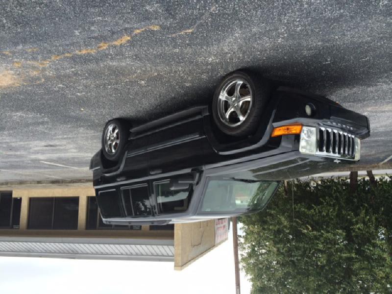 2006 Jeep Commander Image 3