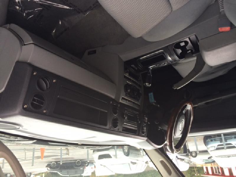 2006 Jeep Commander Image 5