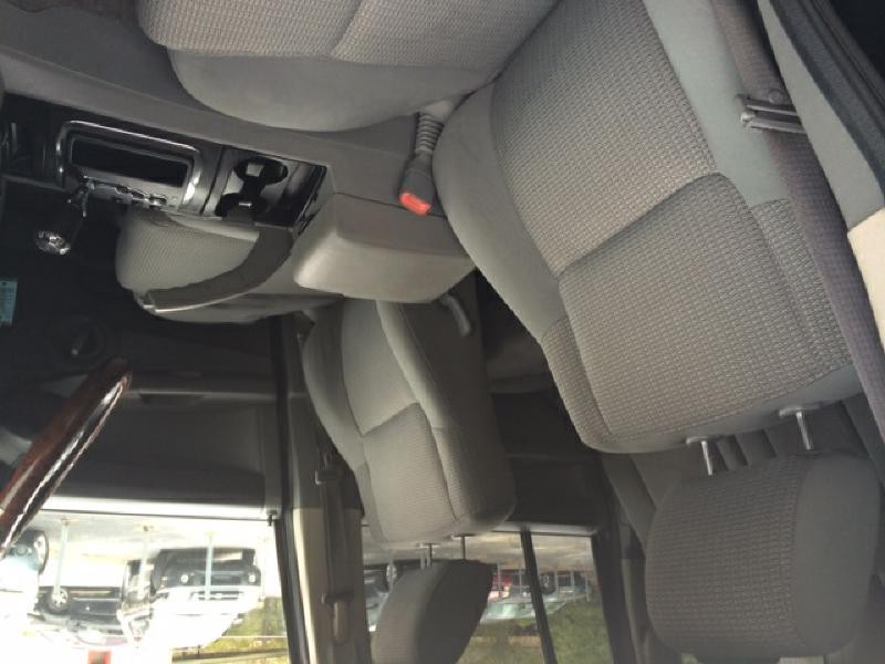 2006 Jeep Commander Image 6