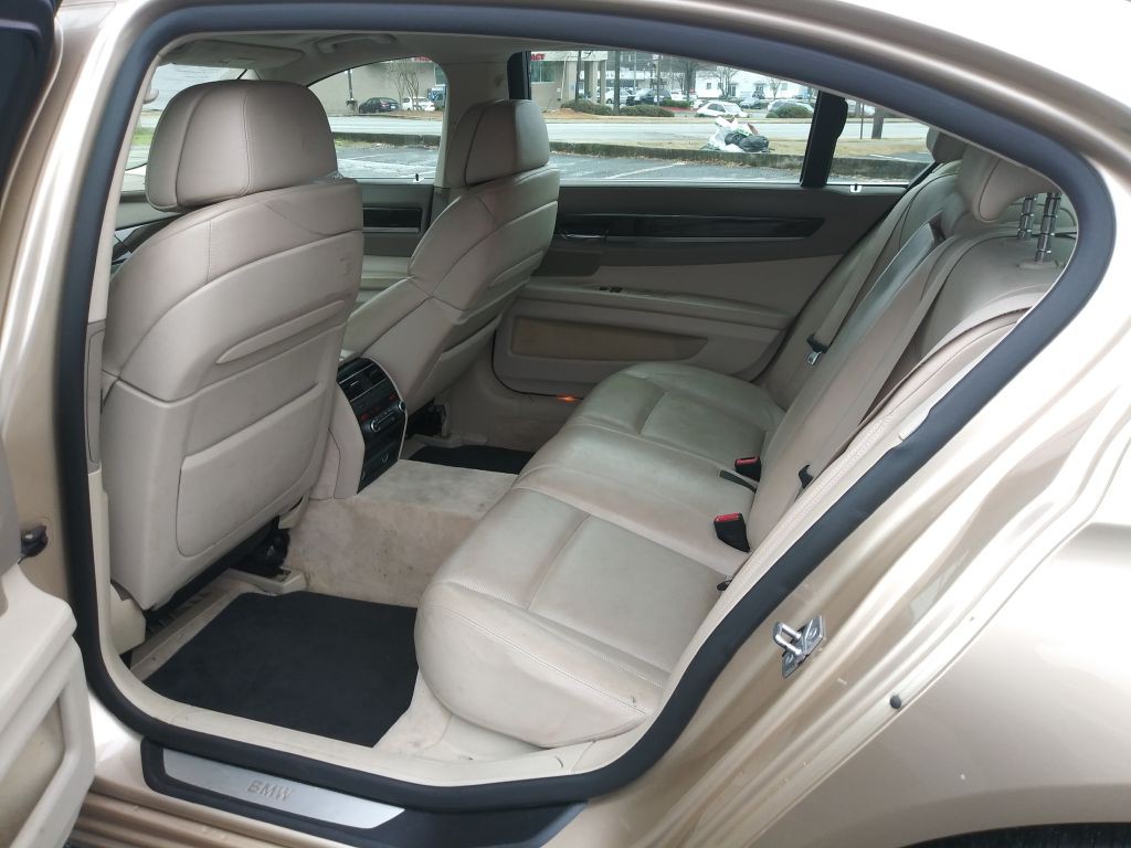 2009 BMW 7 Series Image 11