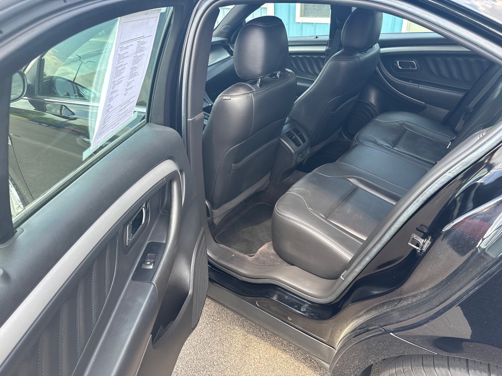 2017 Ford Taurus Image 3