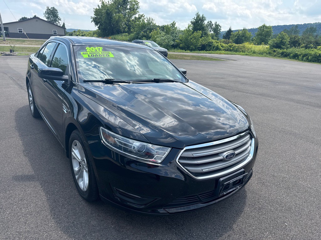 2017 Ford Taurus Image 9