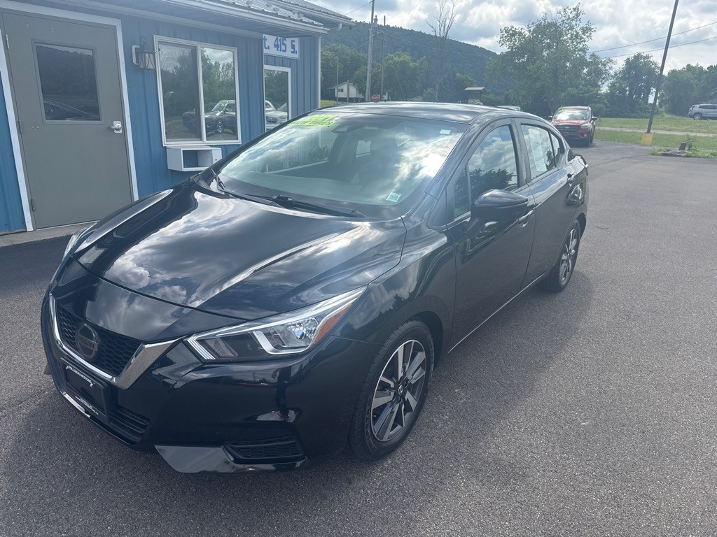 2021 Nissan Versa Image 1