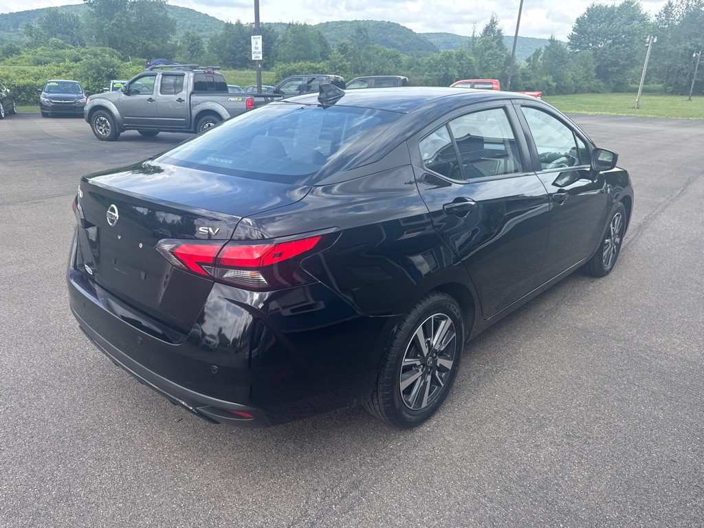 2021 Nissan Versa Image 6