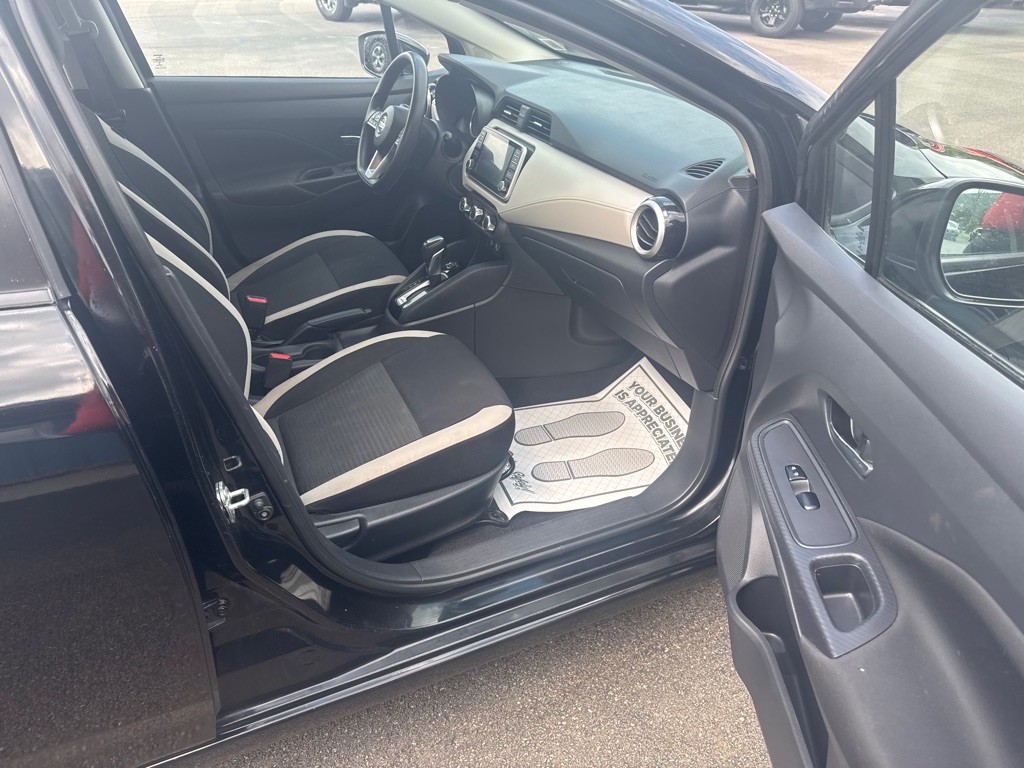 2021 Nissan Versa Image 8