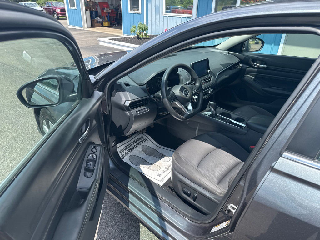 2020 Nissan Altima Image 2
