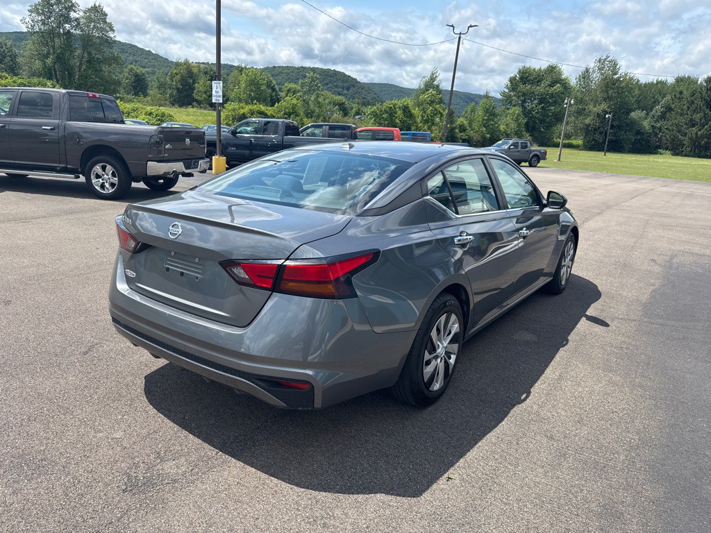 2020 Nissan Altima Image 6